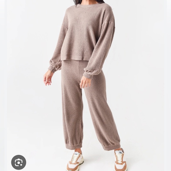 Sundry small set - Picture 1 of 3